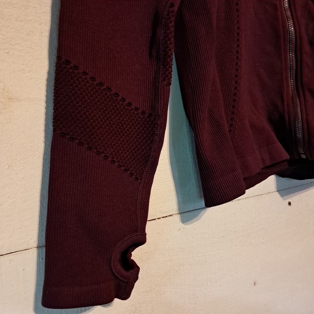 Fabletics Red Burgundy Maroon Delta Seamless Laser Cut Long Sleeve Zip Up Medium - Picture 7 of 9